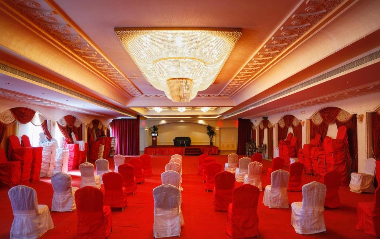 Johny International Hotel Muscat Exteriör bild