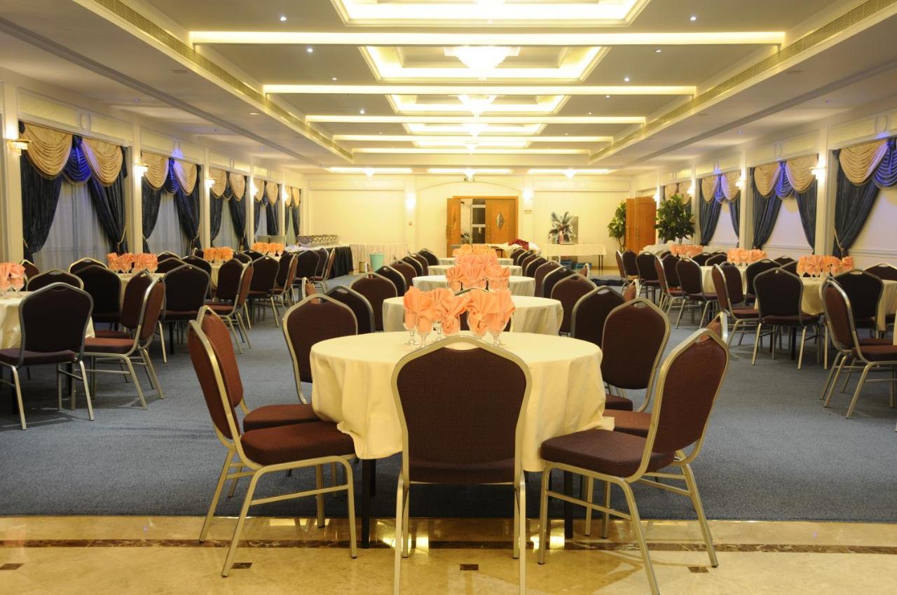 Johny International Hotel Muscat Exteriör bild